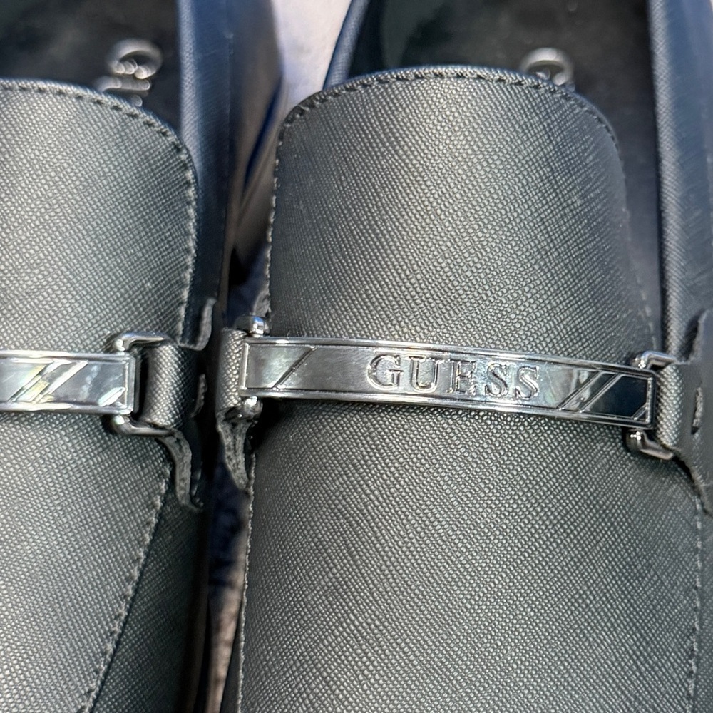 Guess
Brand new - Picture 6 of 7
